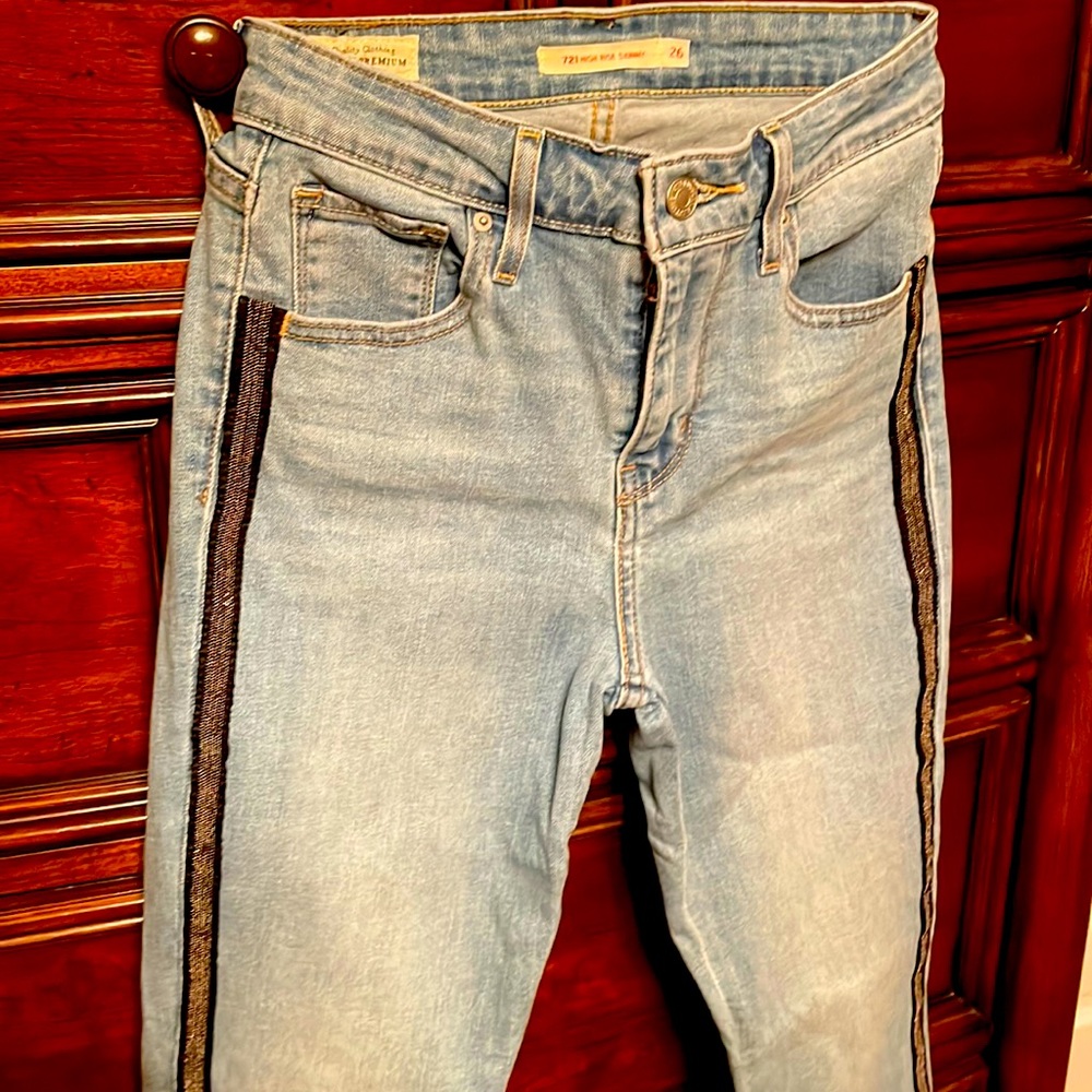 Hi rise skinny size 26 like new worn once. Levi’s premium